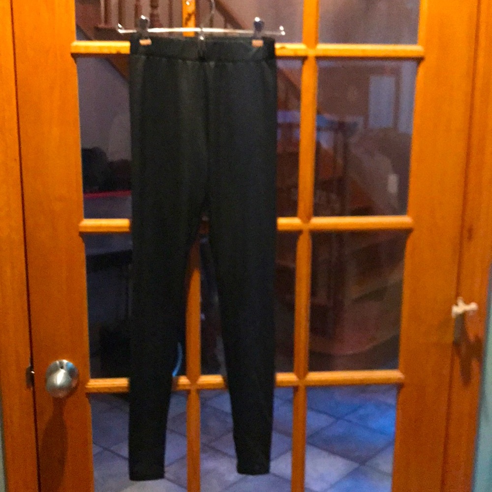 Snakeskin print/matte women’s legging. Stretchy lightweight. Sz XS. H & M 2014.